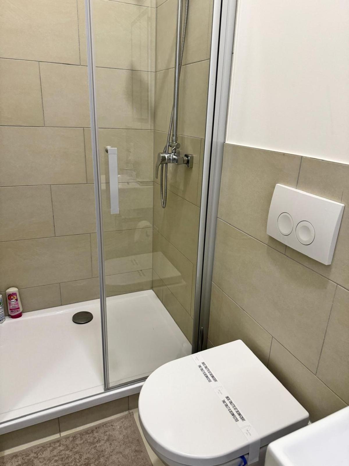 Heaven Homes - Privatzimmer Mit Bad Im Herzen Von Duesseldorf Dış mekan fotoğraf